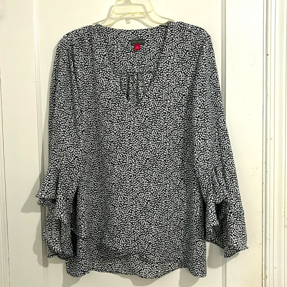 Vince Camuto, XL, black blouse with white dots